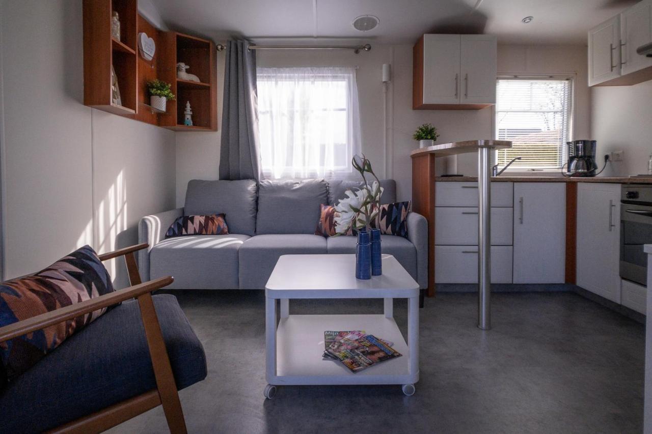 Вилла Knus En Modern Ingericht Chalet Met Gratis Wifi Tzummarum Экстерьер фото