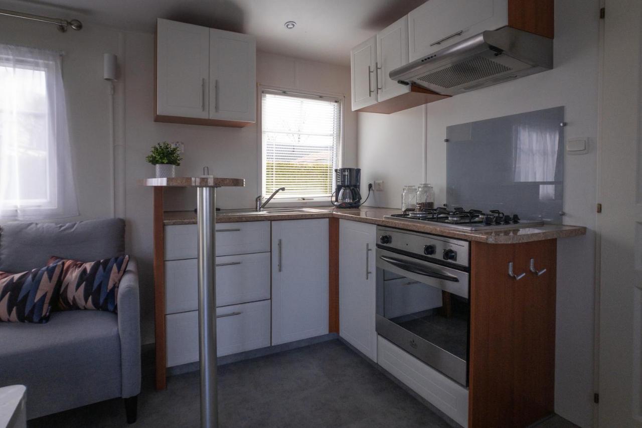 Вилла Knus En Modern Ingericht Chalet Met Gratis Wifi Tzummarum Экстерьер фото