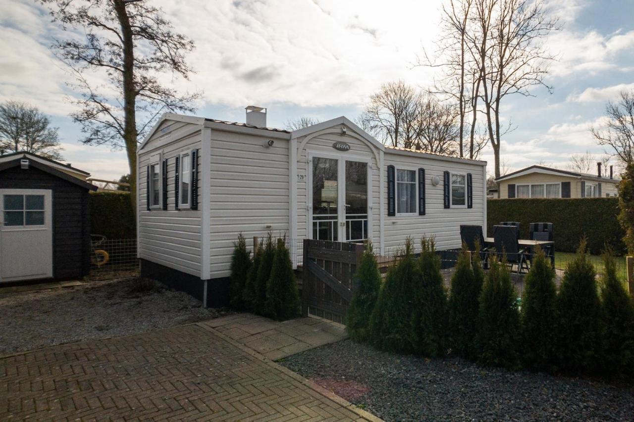 Вилла Knus En Modern Ingericht Chalet Met Gratis Wifi Tzummarum Экстерьер фото